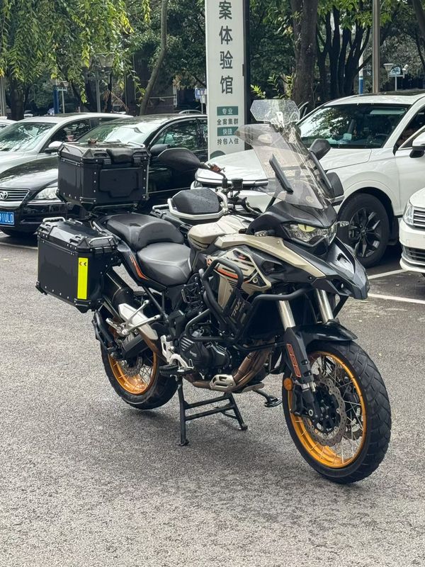 贝纳利 TRK552