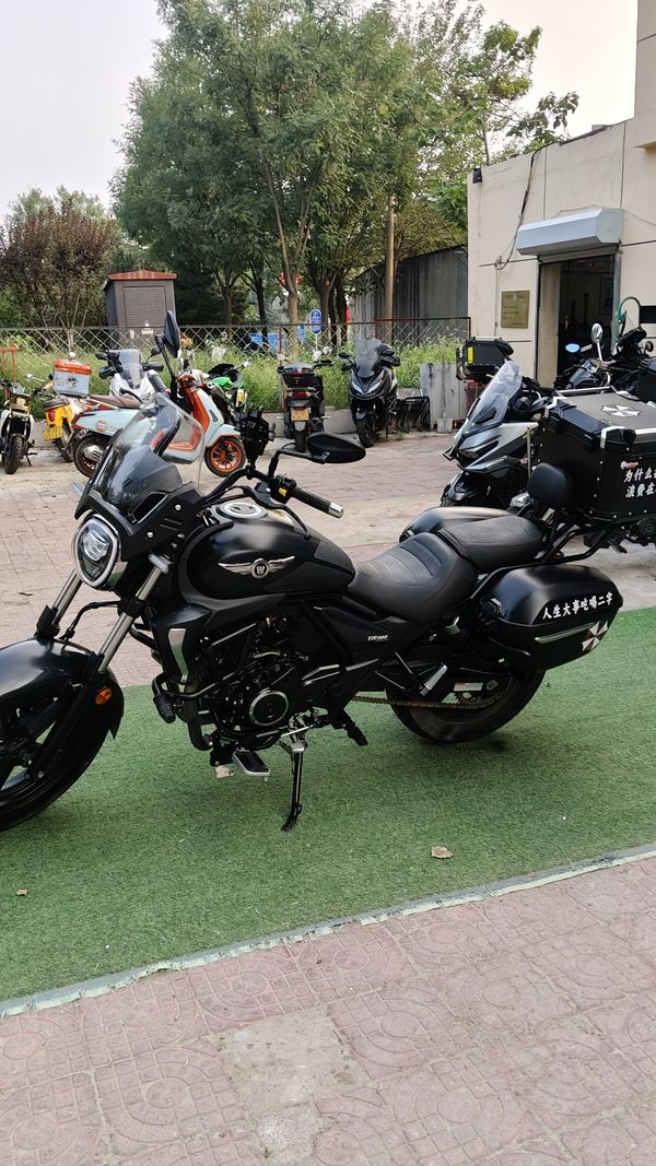 豪爵 TR300