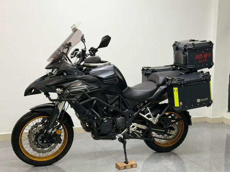 贝纳利 TRK552
