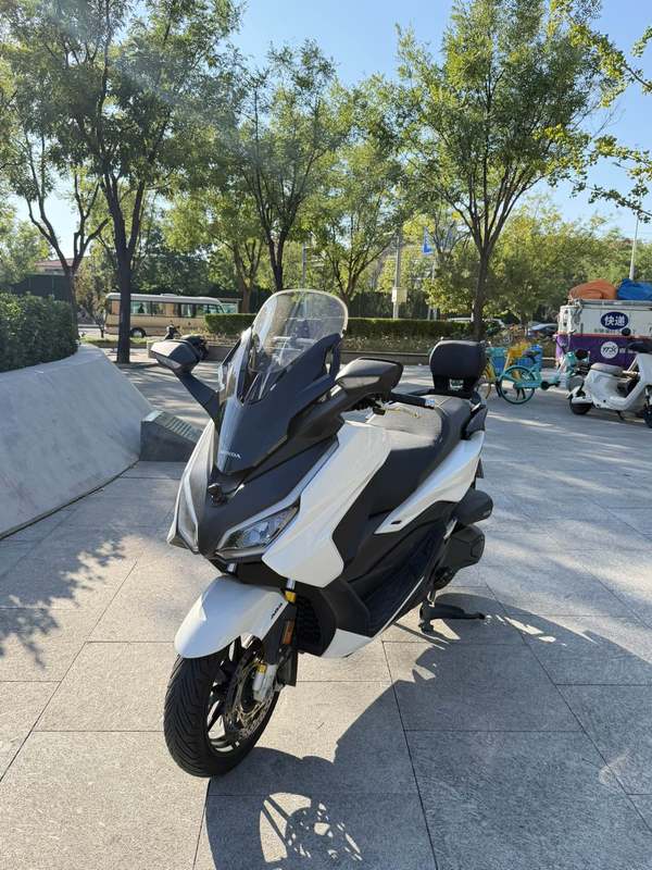 本田WING NSS350
