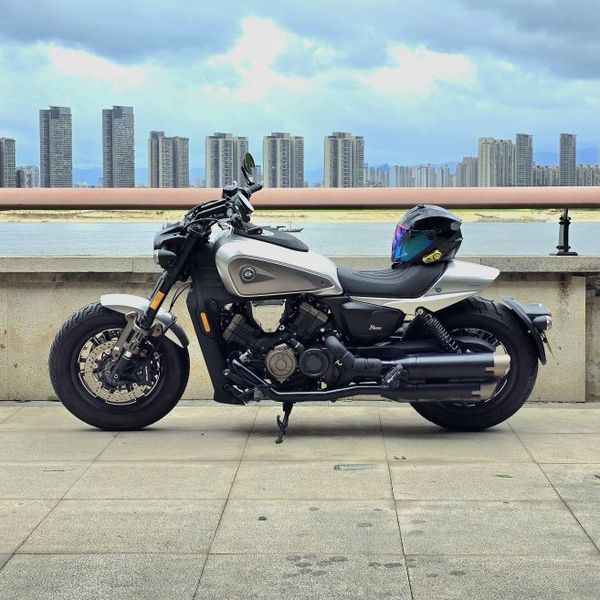 QJMOTOR 闪600