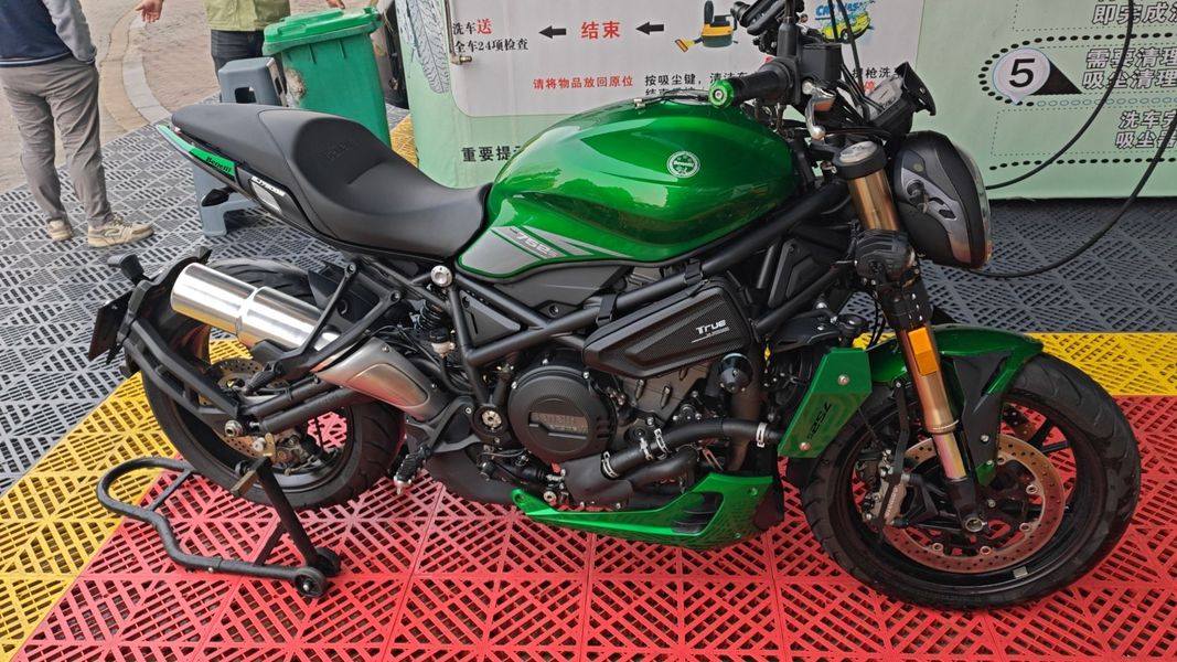 贝纳利 752S
