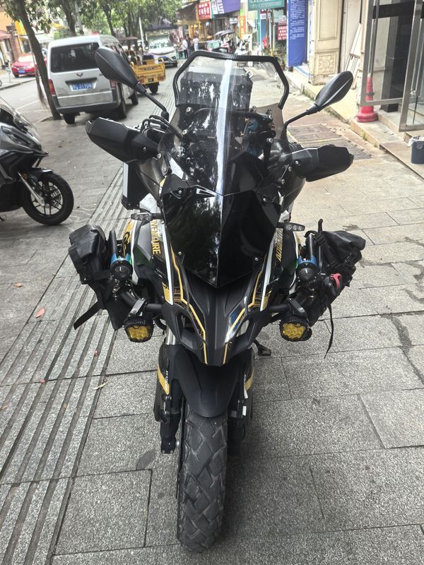贝纳利 金鹏 TRK502
