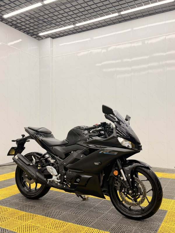 雅马哈 YZF-R3