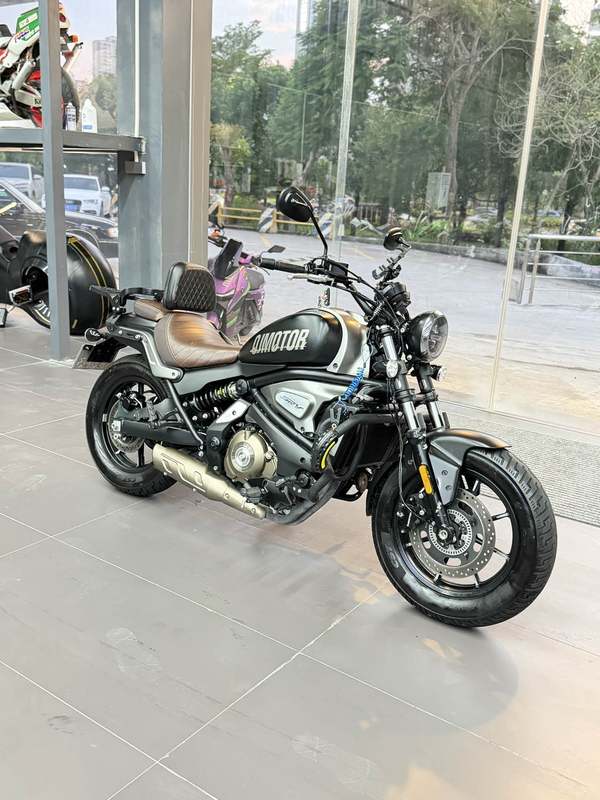QJMOTOR 闪500S