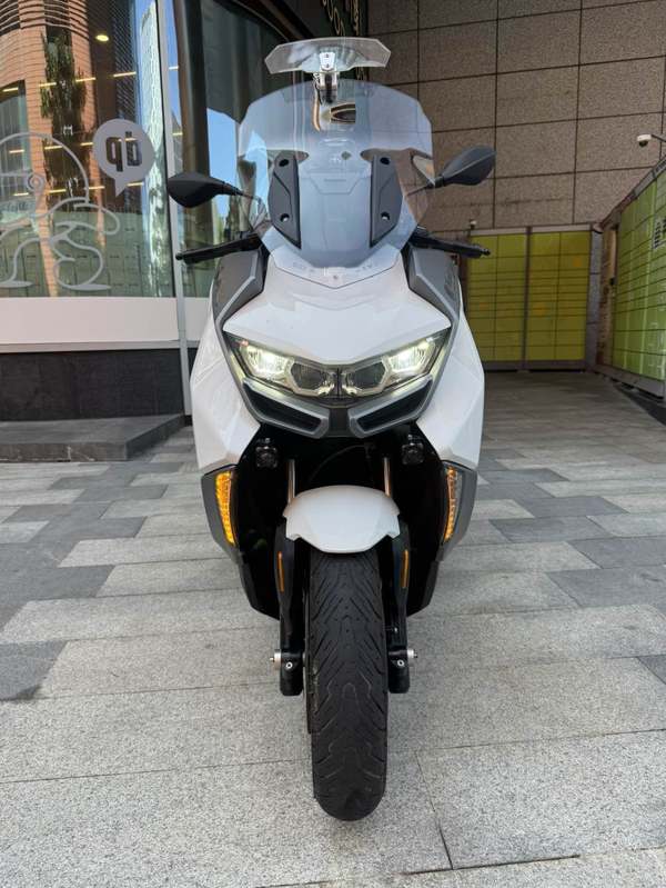 宝马 C 400