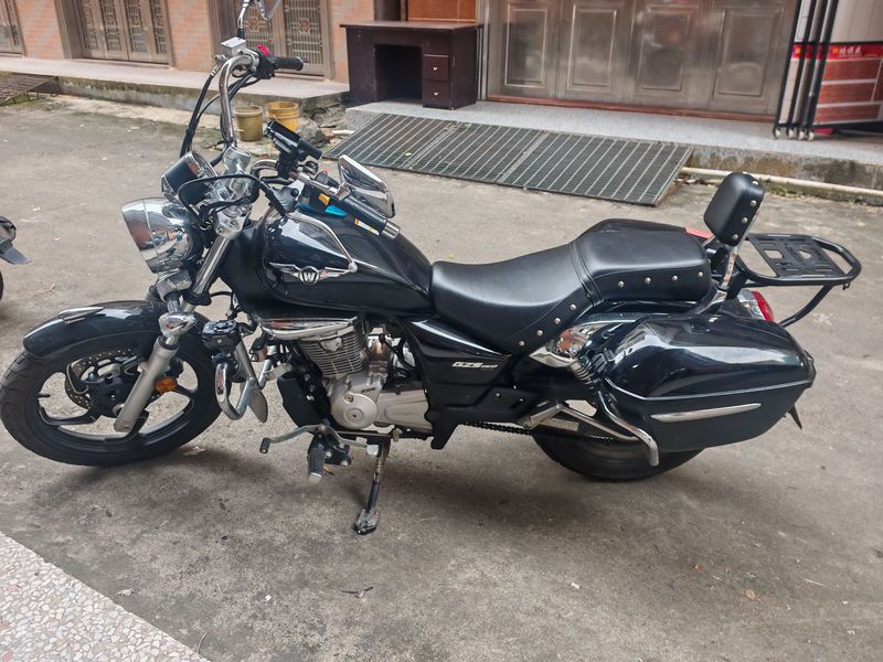 豪爵 GZS150