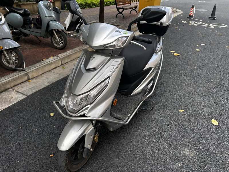 豪爵 UCR125