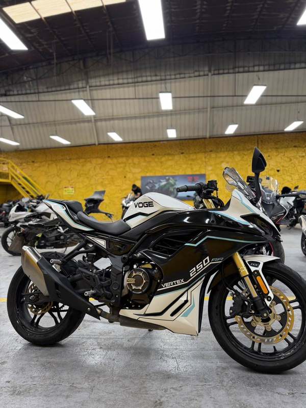 无极 250RR