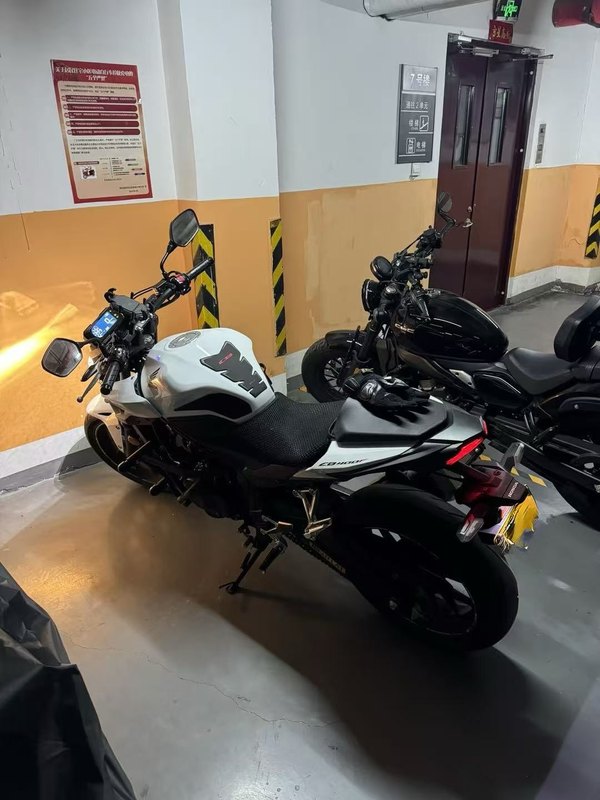 本田WING CB400F