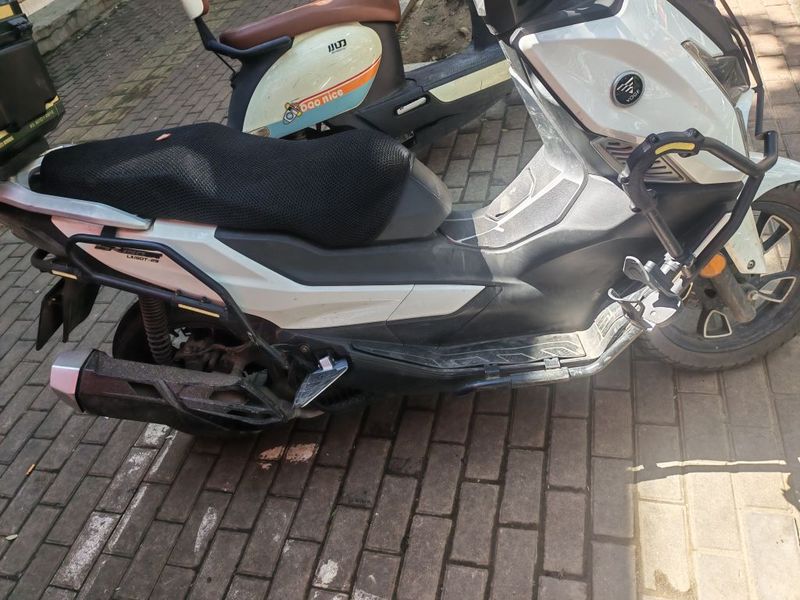 无极 SR150GT