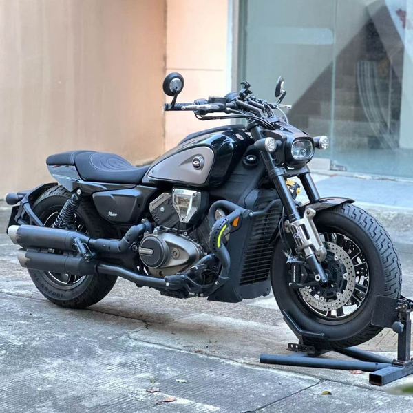 QJMOTOR 闪600