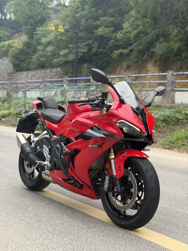 QJMOTOR 赛600