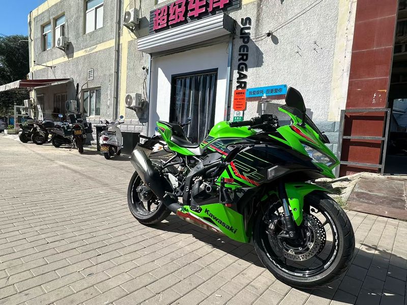 川崎 ZX-4R