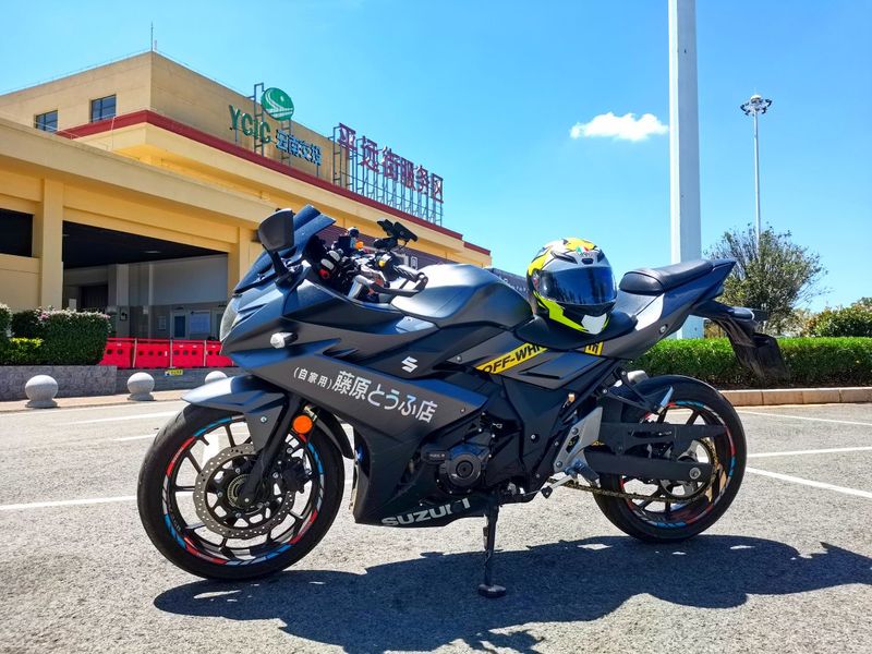 豪爵铃木 GSX250R