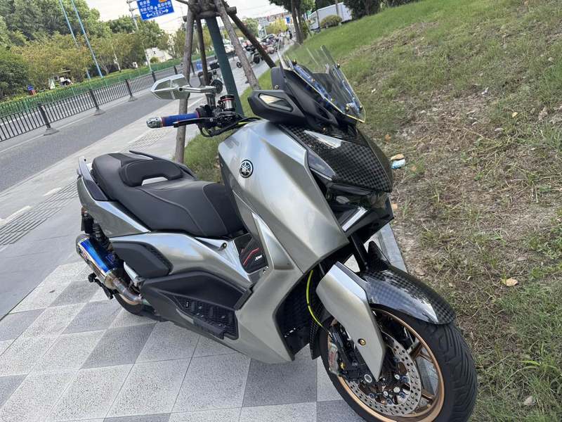 雅马哈 XMAX