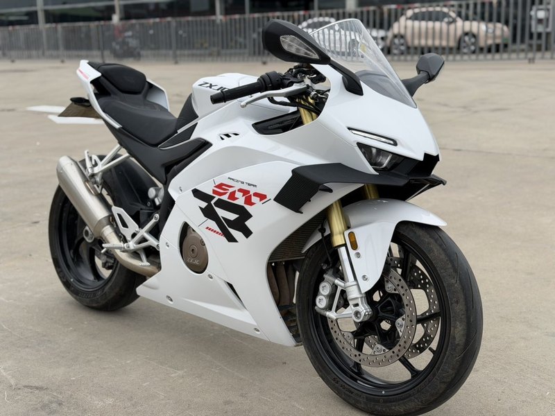 张雪机车 500RR