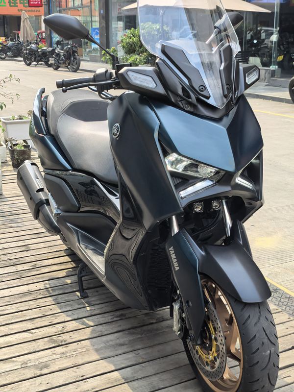 雅马哈 XMAX