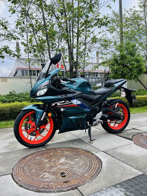 雅马哈 YZF-R3