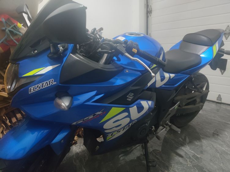 豪爵铃木 GSX250R