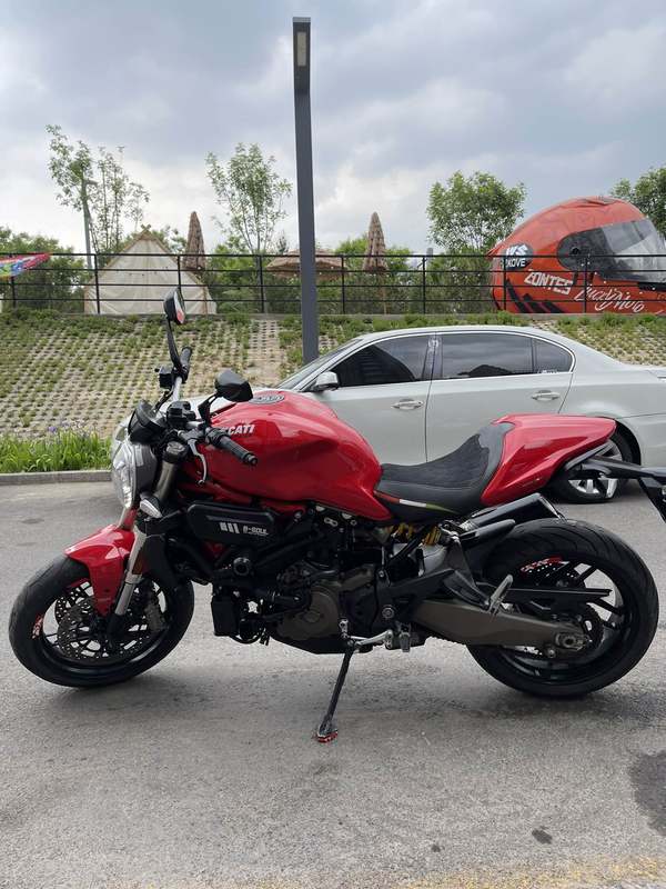杜卡迪 Monster 821