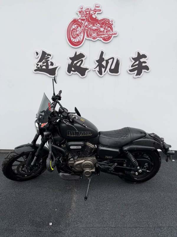 QJMOTOR 闪300S