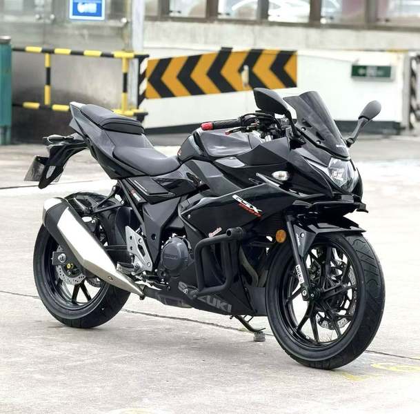豪爵铃木 GSX250R