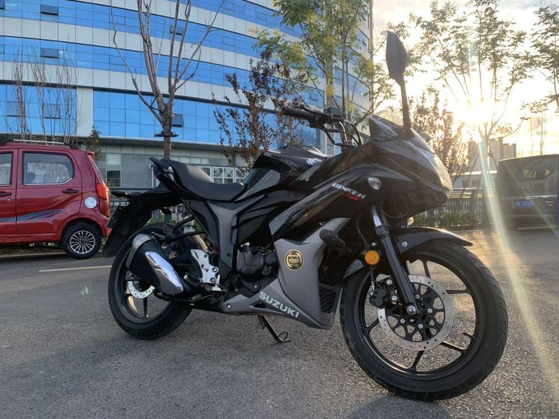 济南铃木 极客飒 Gixxer 155
