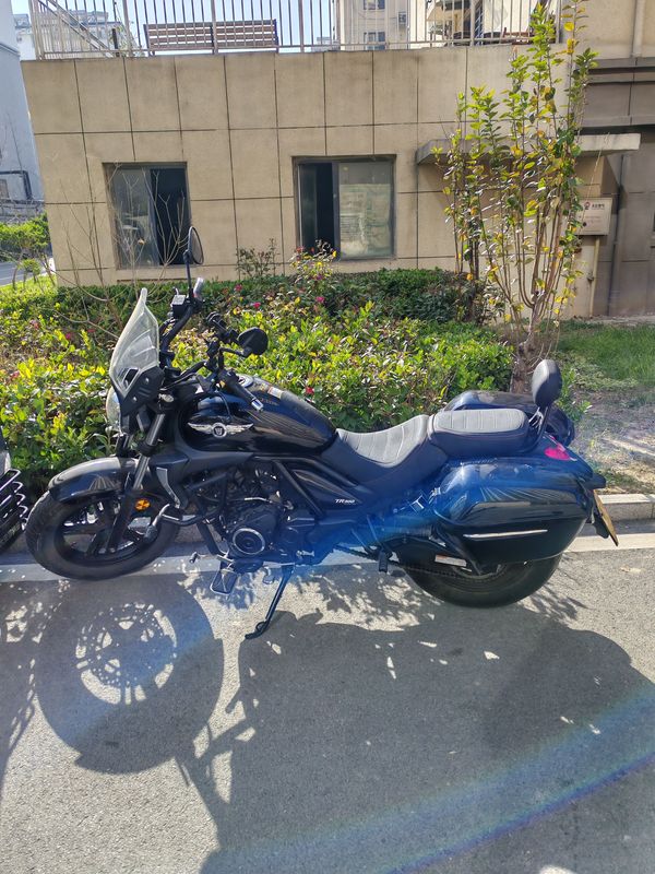 豪爵 TR300