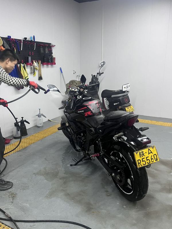 豪爵铃木 GSX250R