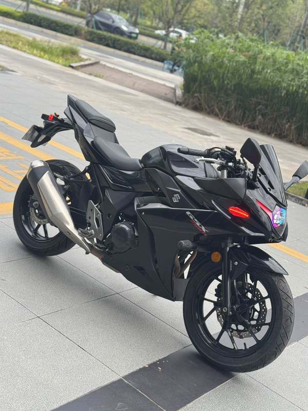 豪爵铃木 GSX250R
