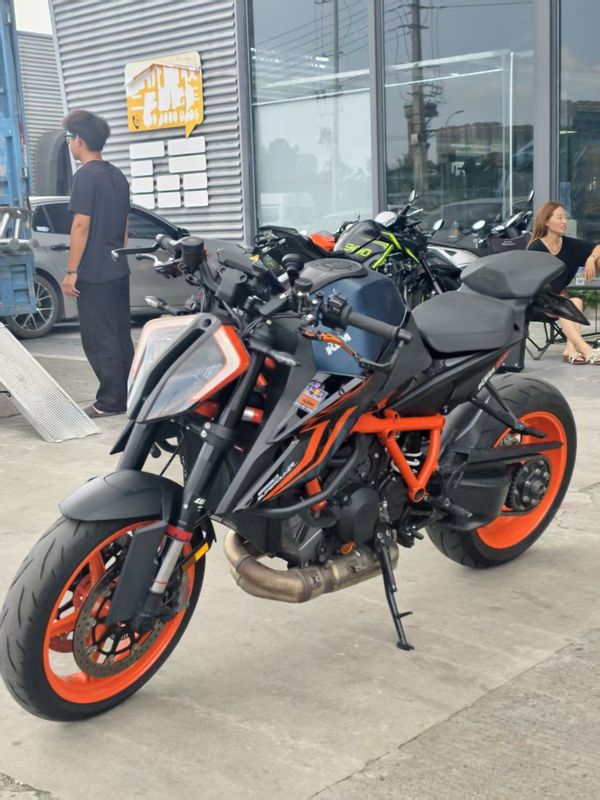 KTMR2R 1290 Super Duke
