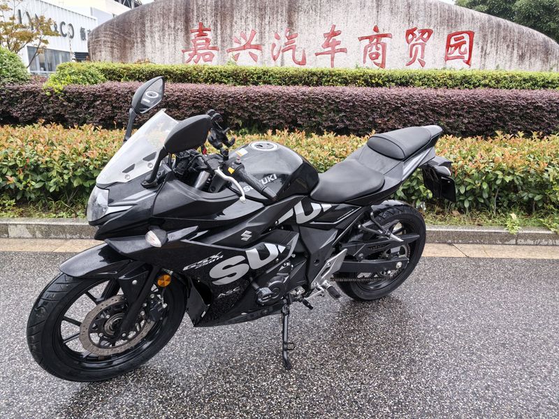 豪爵铃木 GSX250R