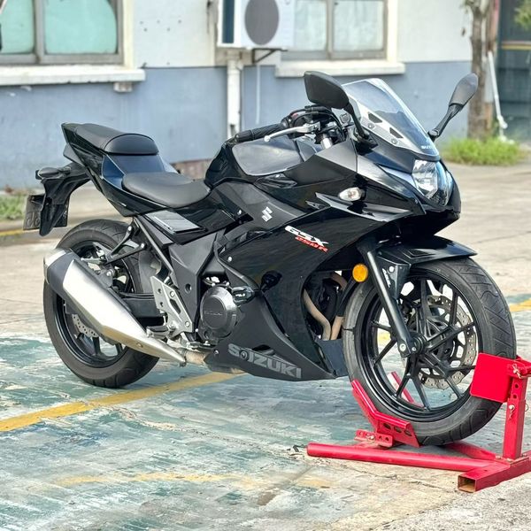 豪爵铃木 GSX250R