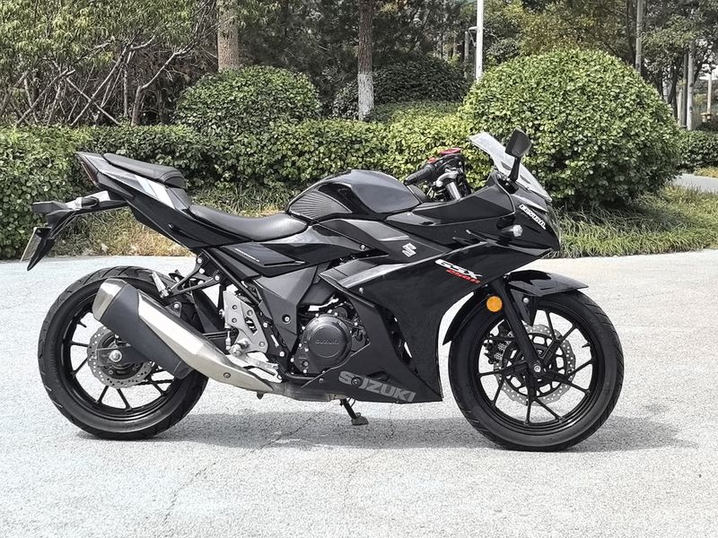 豪爵铃木 GSX250R