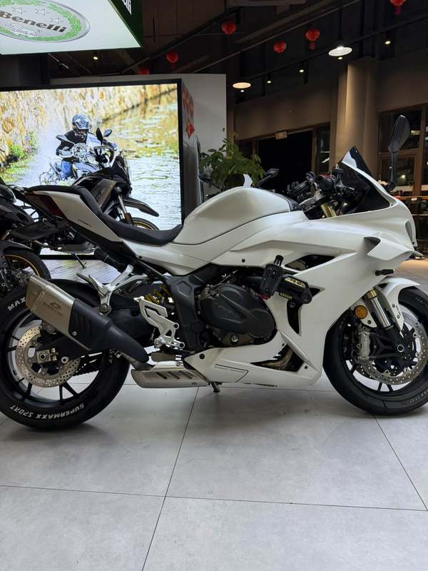 QJMOTOR 赛600