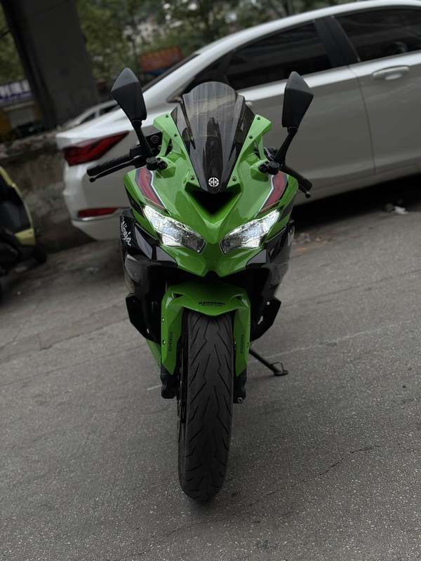川崎 ZX-4R