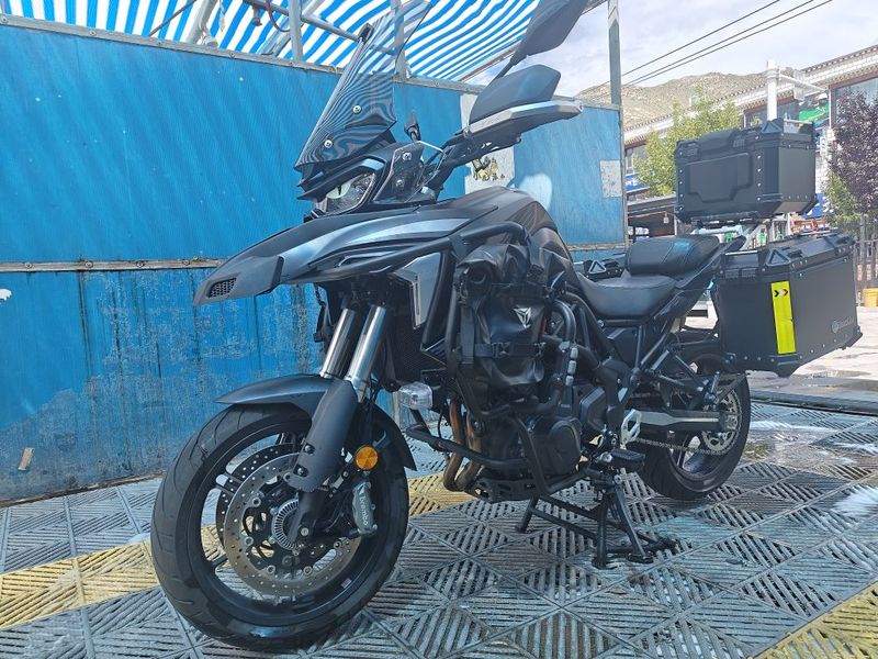 贝纳利 TRK702