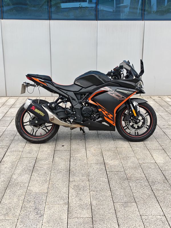 无极 300RR