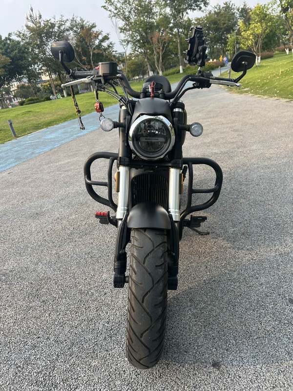 QJMOTOR 闪300S