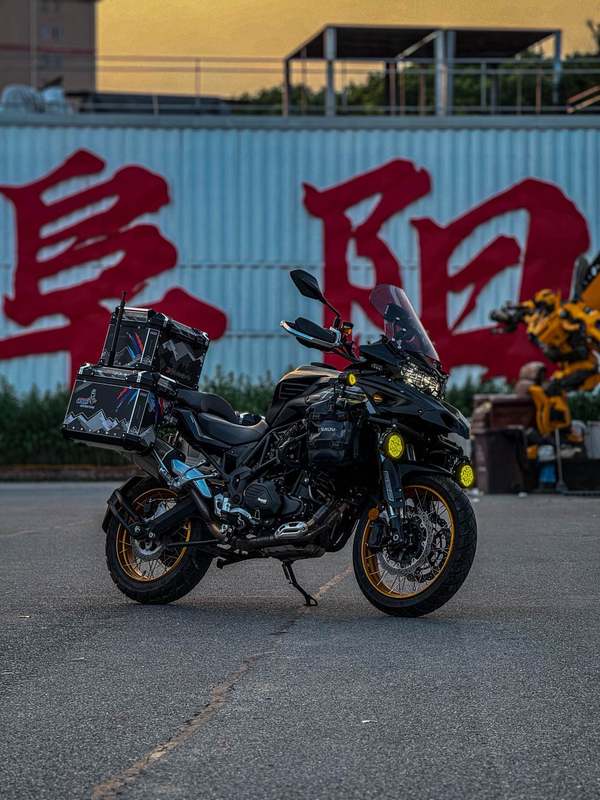 贝纳利 TRK552
