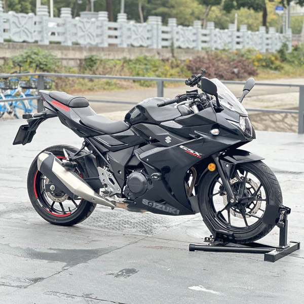 豪爵铃木 GSX250R