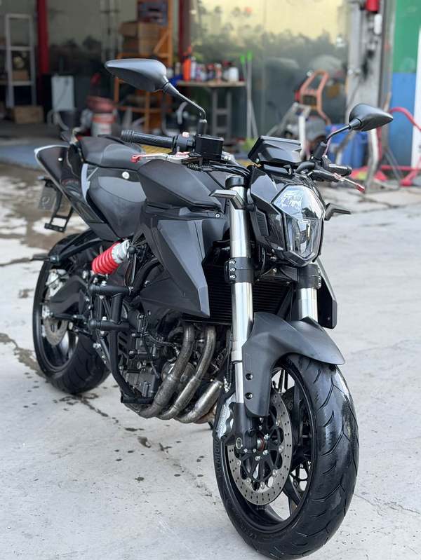 贝纳利 TNT600i