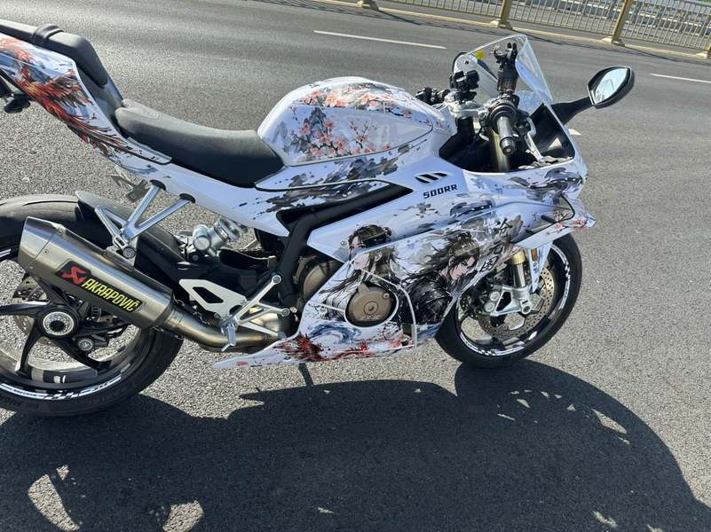 张雪机车 500RR