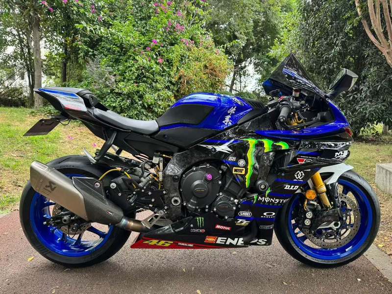 雅马哈 YZF-R1