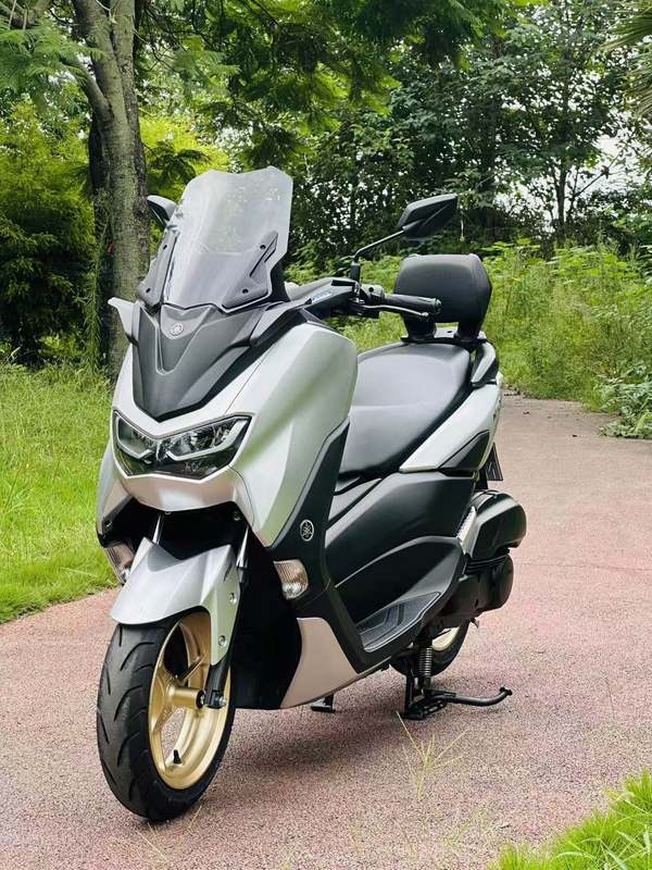 雅马哈 NMAX