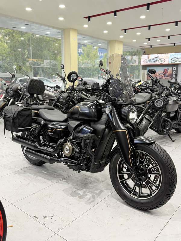 QJMOTOR 闪400