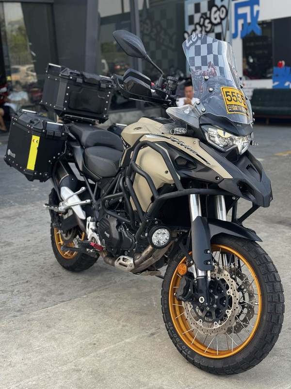 贝纳利 TRK552
