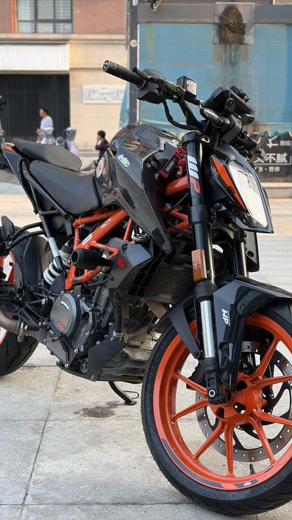 KTMR2R 390 Duke