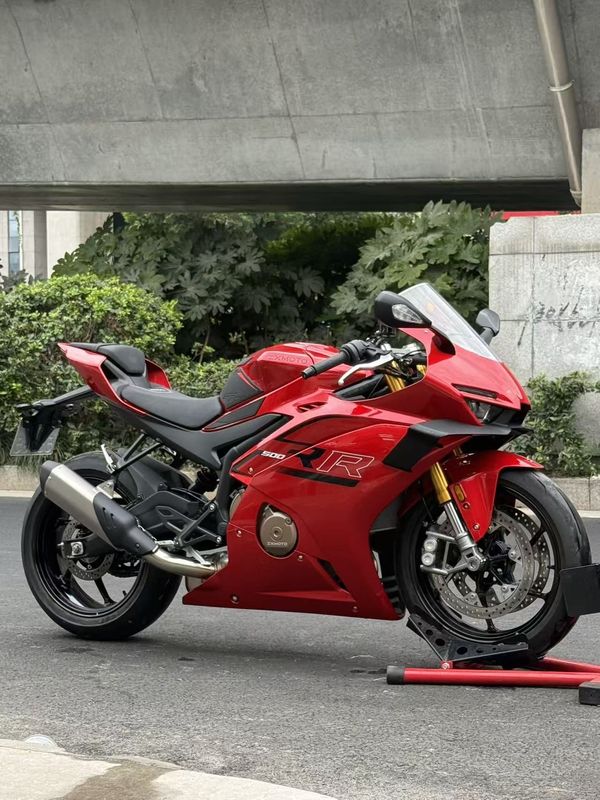 张雪机车 500RR